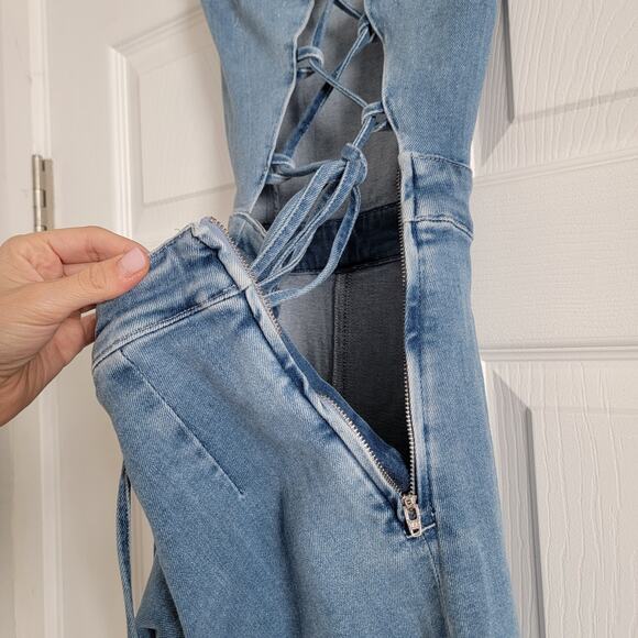 Good American Vacay Denim Jumpsuit Lace Up Back Flare Leg Stretchy Size 2 - Picture 9 of 10